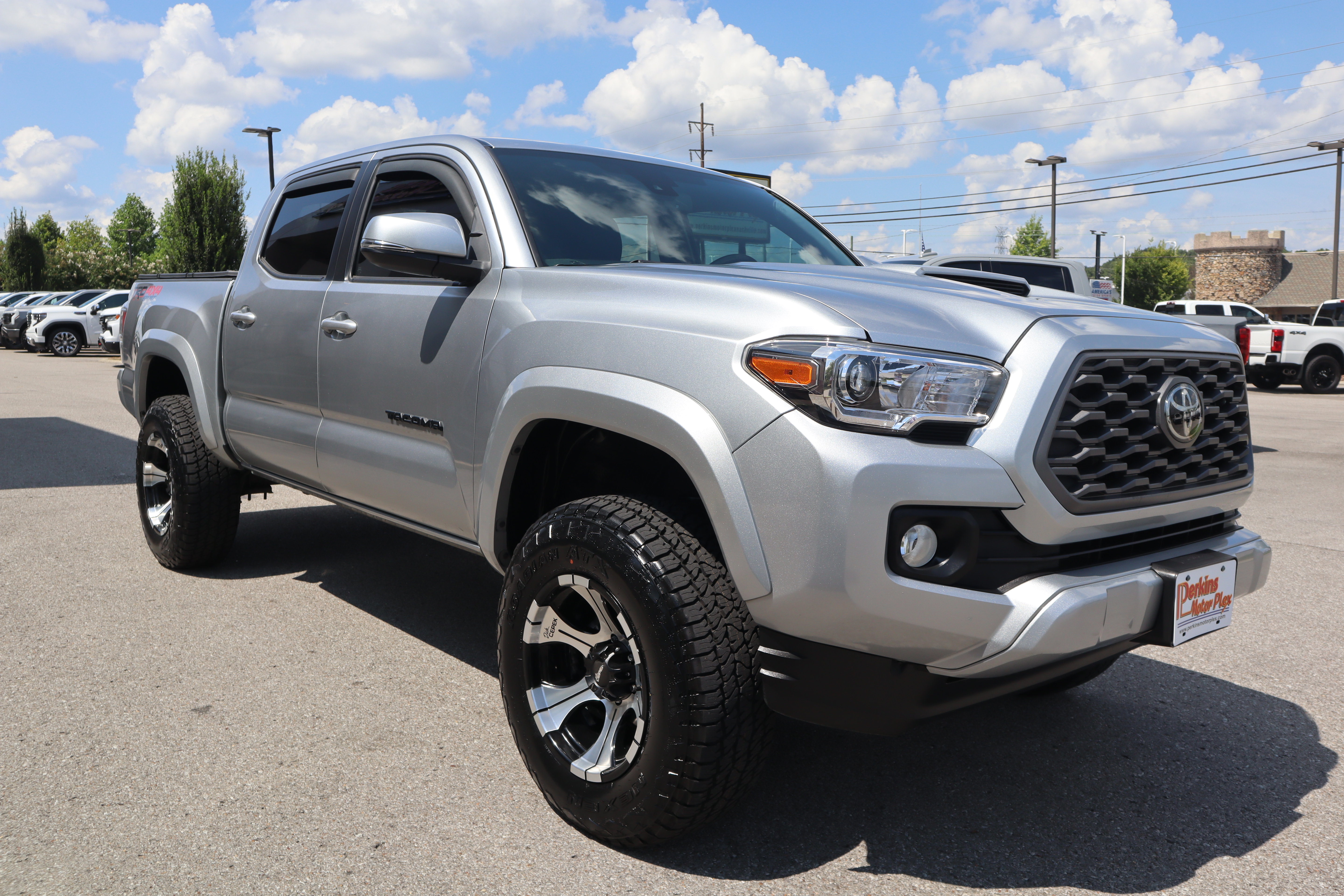 Used 2022 Toyota Tacoma TRD Sport AWD/4WD image 6