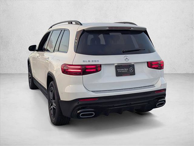 Used 2025 Mercedes-Benz GLB 250 image 8