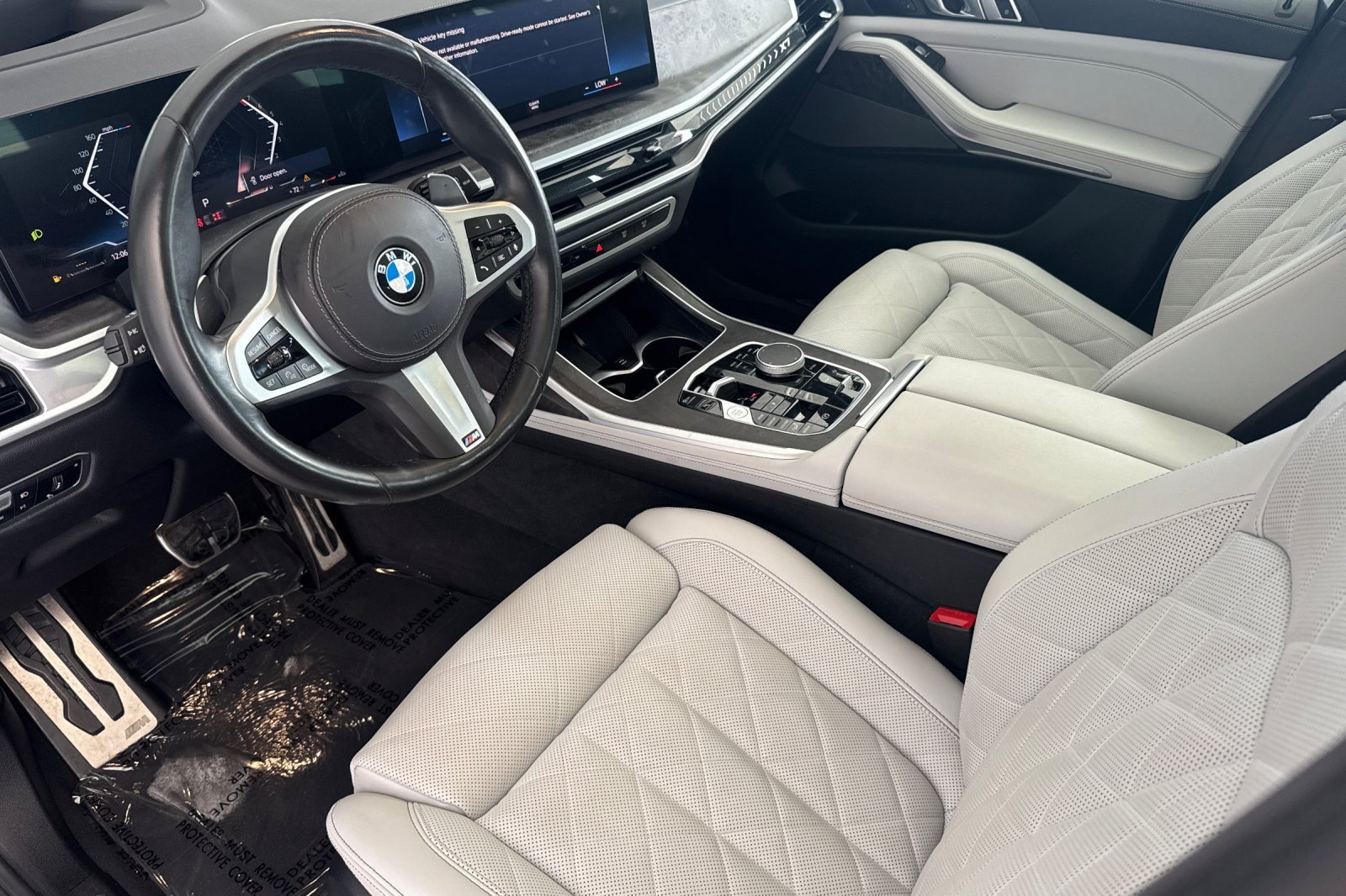 Used 2023 BMW X7 xDrive40i w/ M Sport Package AWD/4WD image 9