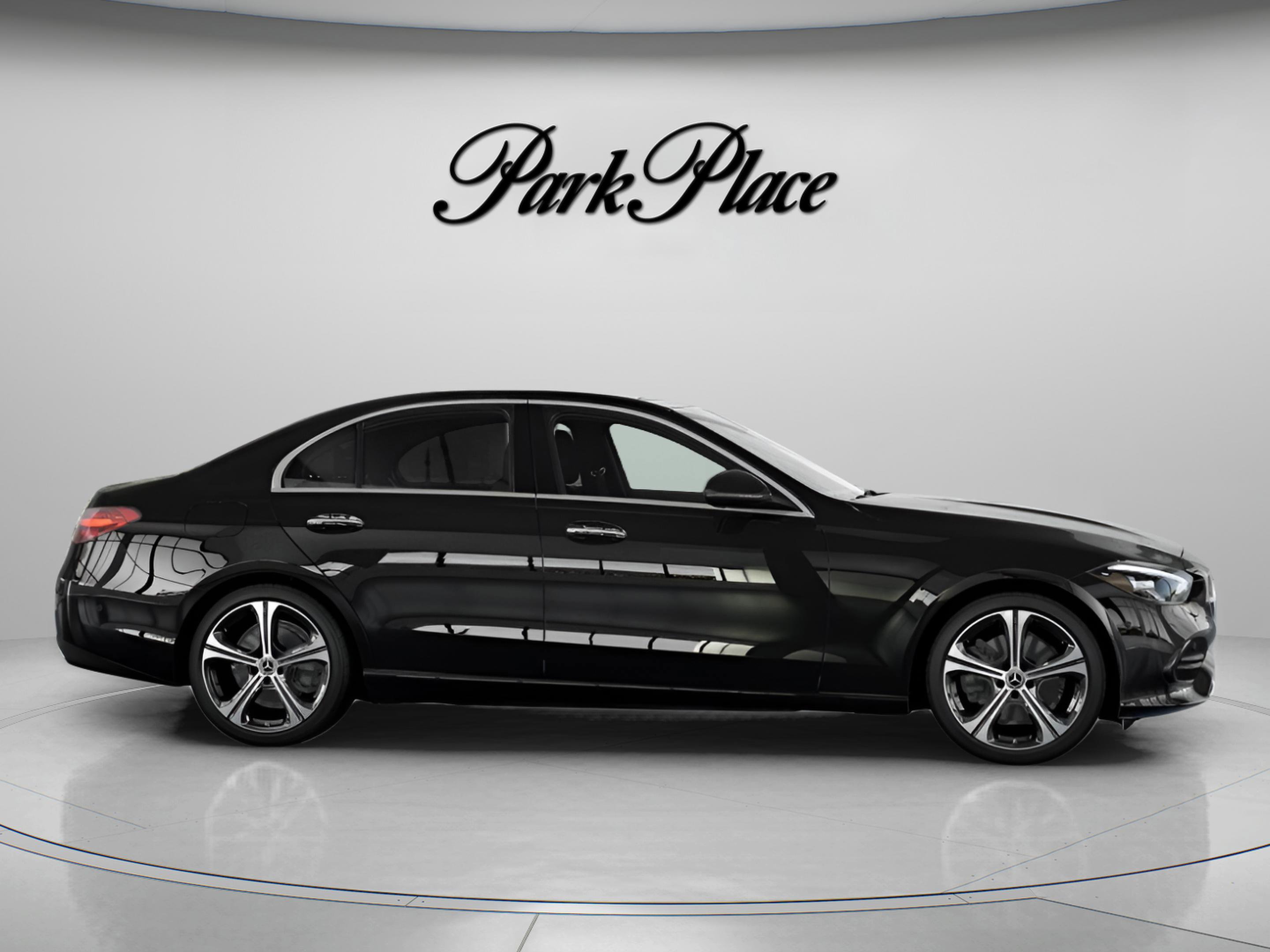 Used 2025 Mercedes-Benz C 300 Sedan image 27