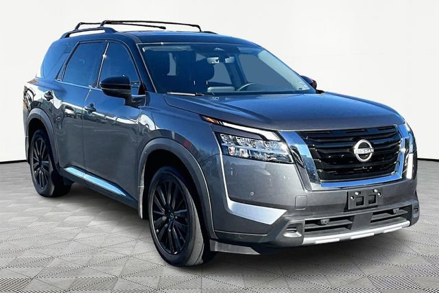 Used 2024 Nissan Pathfinder SL w/ SL Premium Package image 1