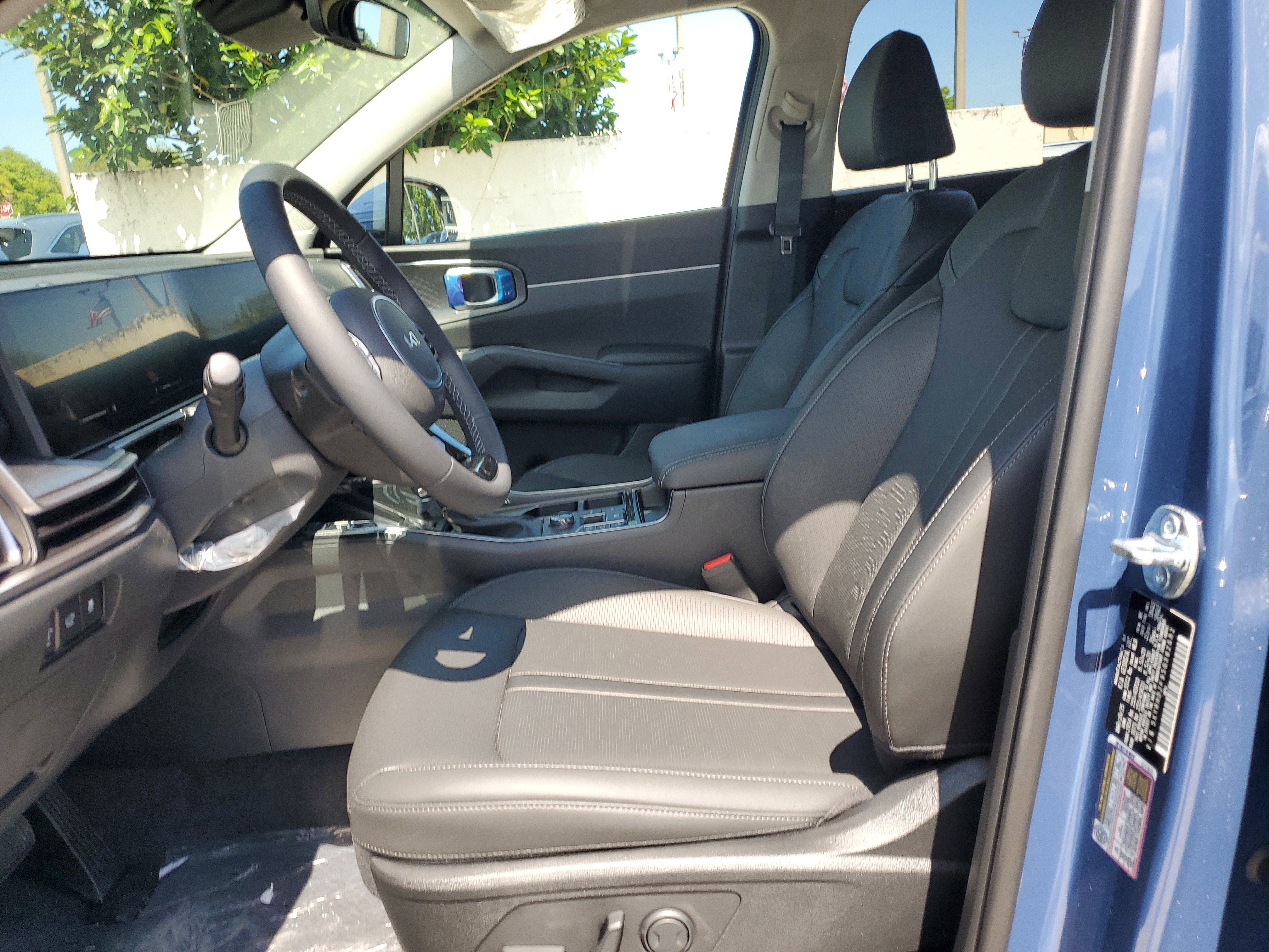 New 2025 Kia Sorento EX image 14