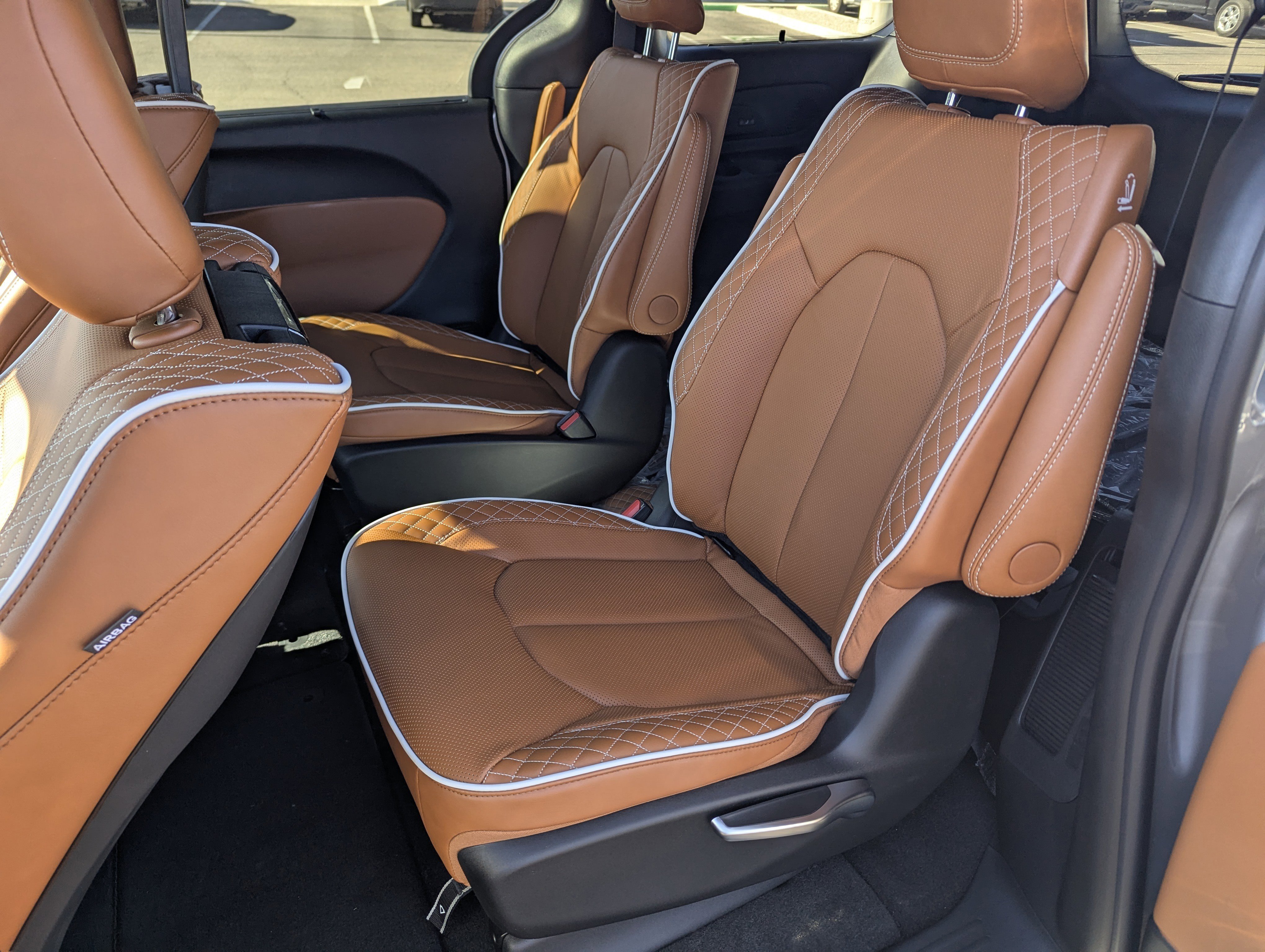 New 2026 Chrysler Pacifica Pinnacle image 8