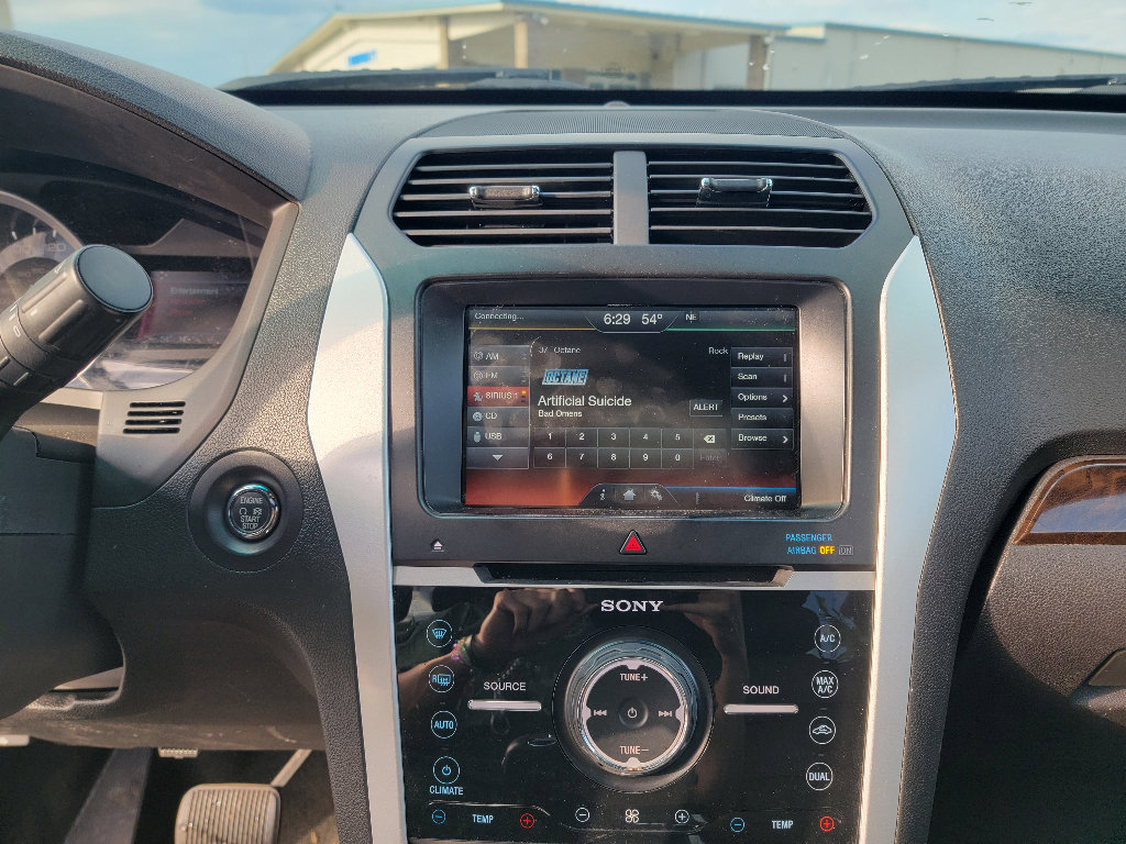 Used 2015 Ford Explorer Limited w/ Equipment Group 301A FWD image 19