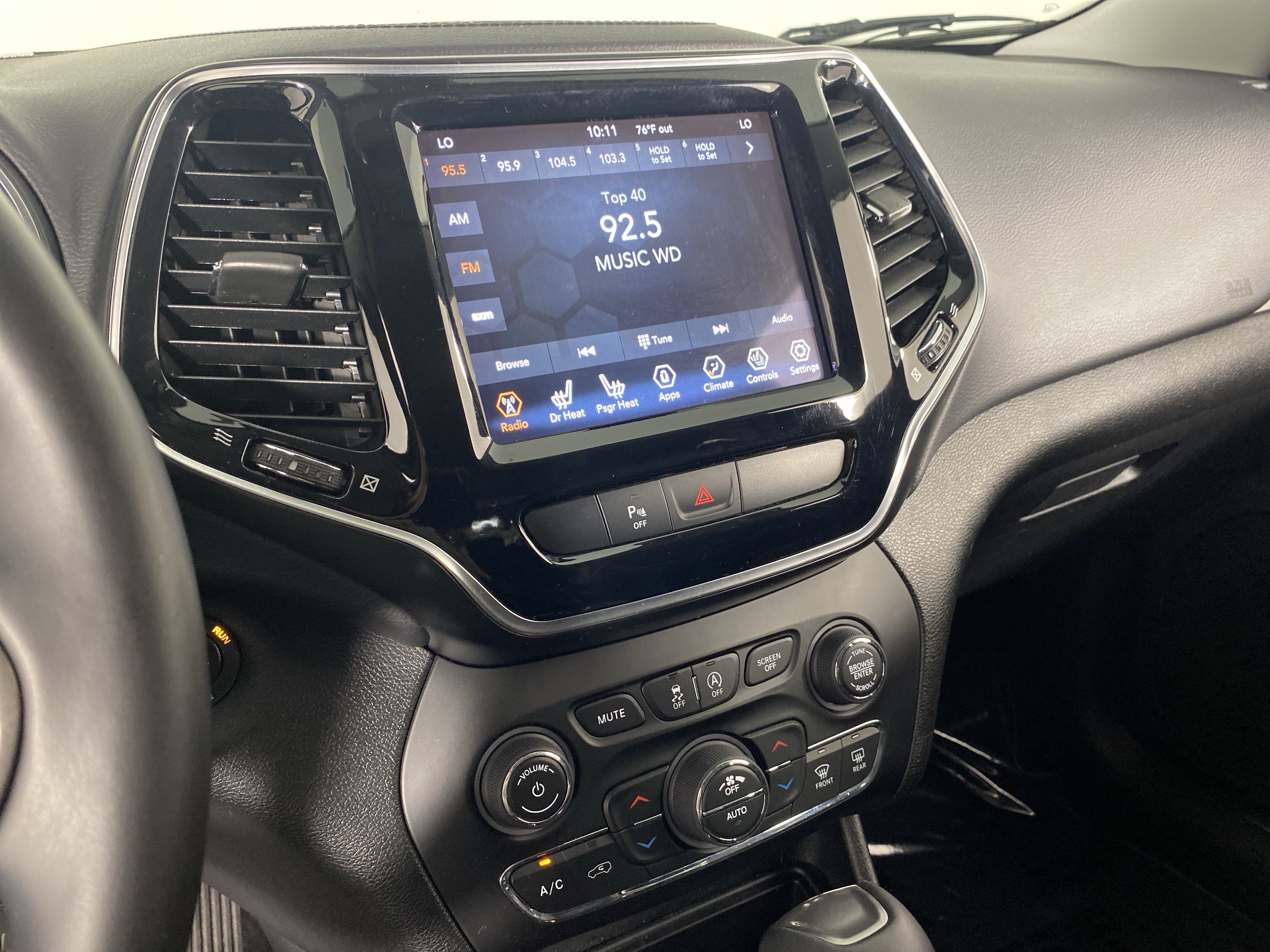 Used 2020 Jeep Cherokee Limited AWD/4WD image 28