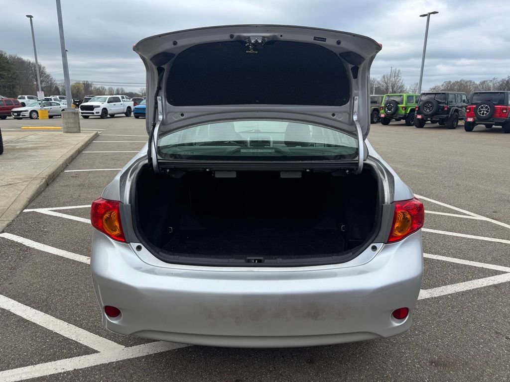 Used 2010 Toyota Corolla LE image 9