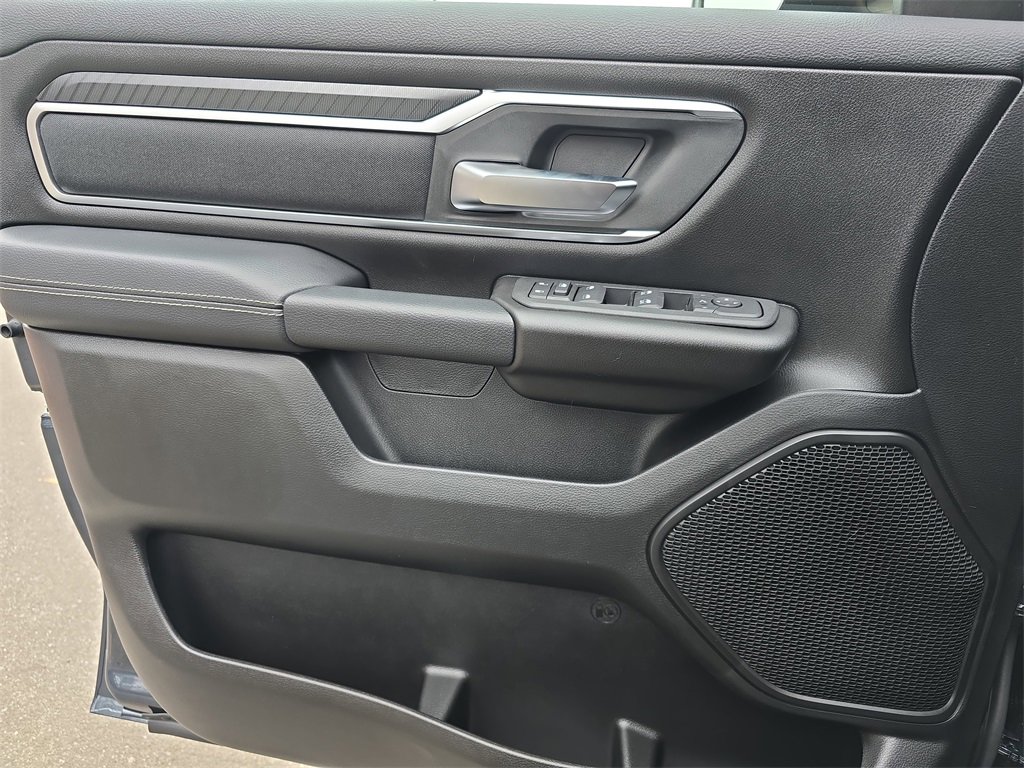 New 2026 RAM 1500 4x4 Crew Cab image 27