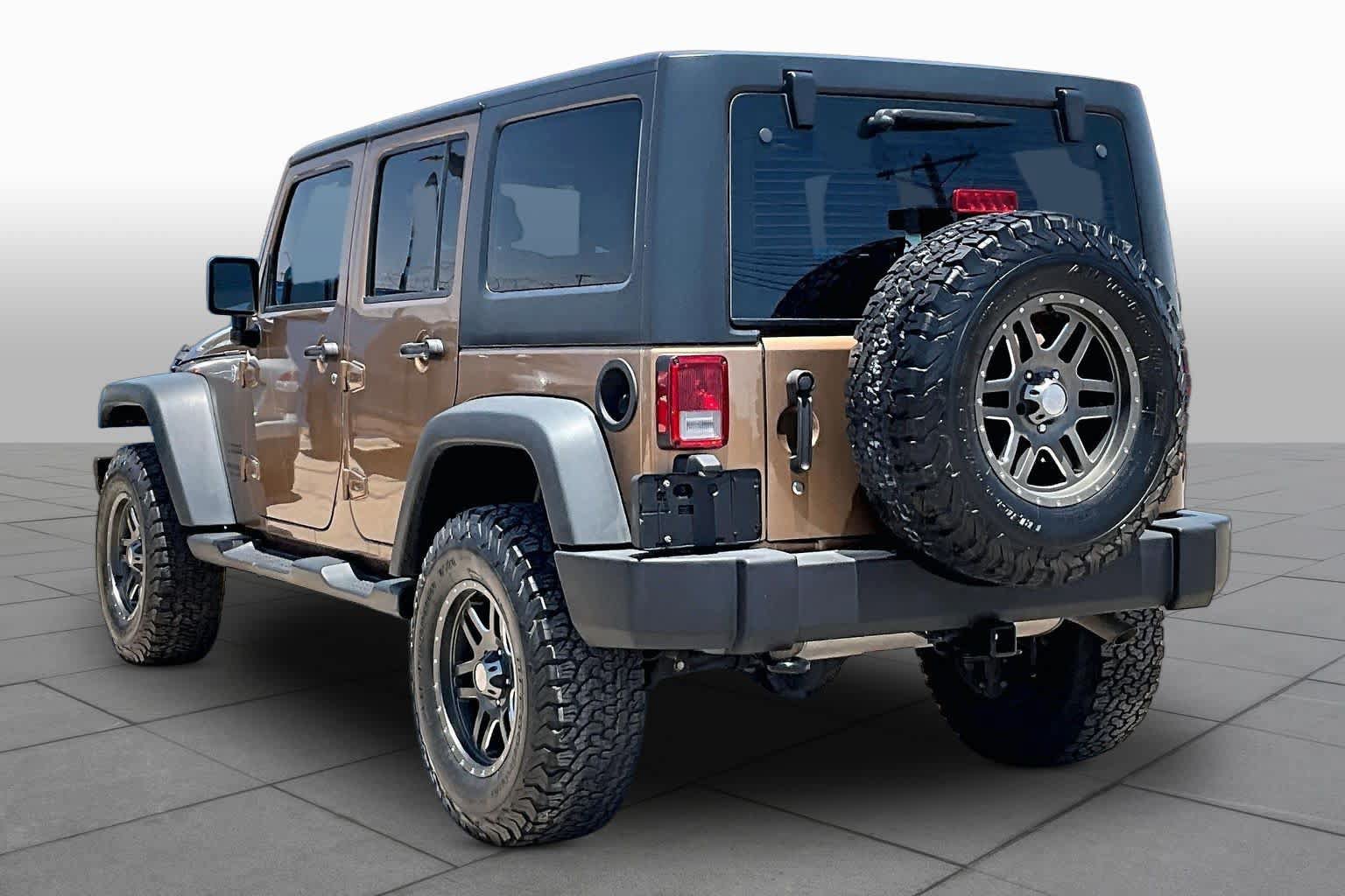 Used 2015 Jeep Wrangler Unlimited Sport w/ Connectivity Group AWD/4WD image 11