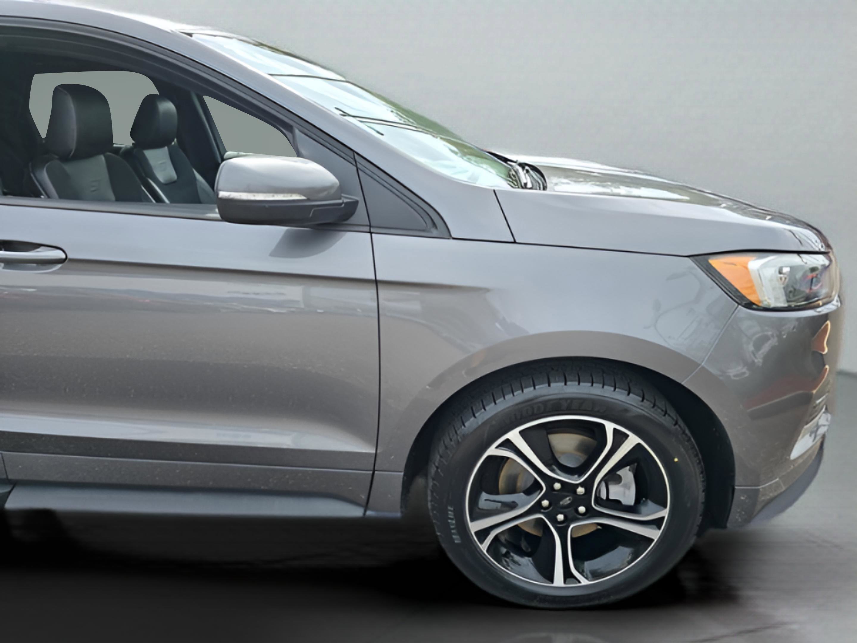 Used 2024 Ford Edge ST w/ Cold Weather Package image 34