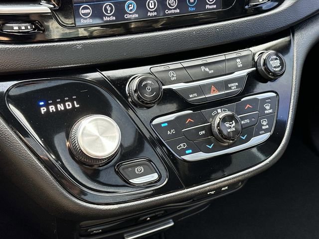 Used 2019 Chrysler Pacifica Touring-L Plus w/ S Appearance Package FWD image 30