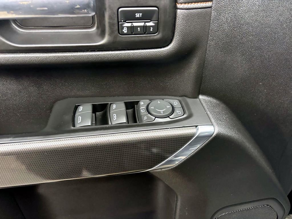 Used 2022 GMC Sierra 3500 AT4 image 13