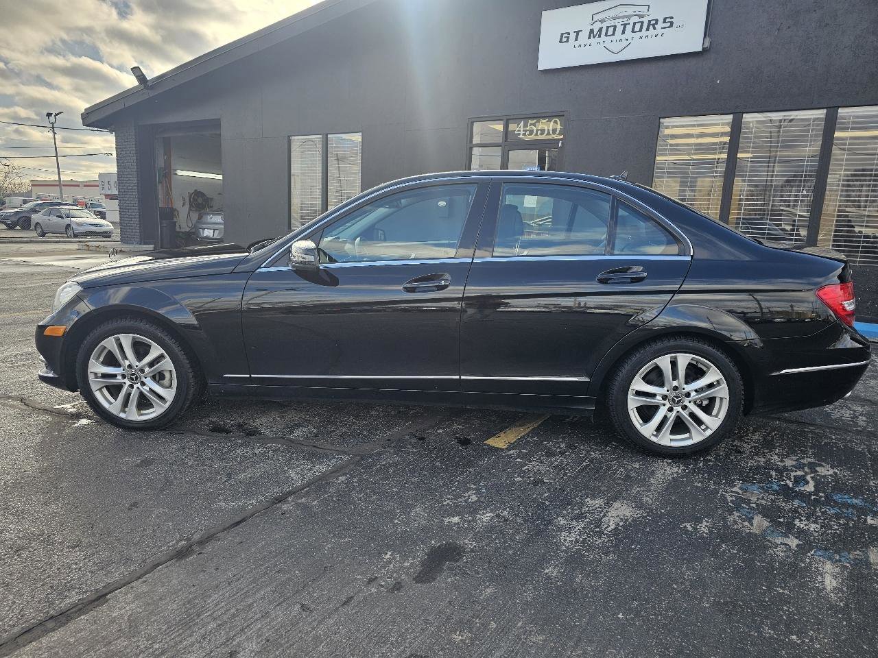 Used 2012 Mercedes-Benz C 300 4MATIC Sedan image 8