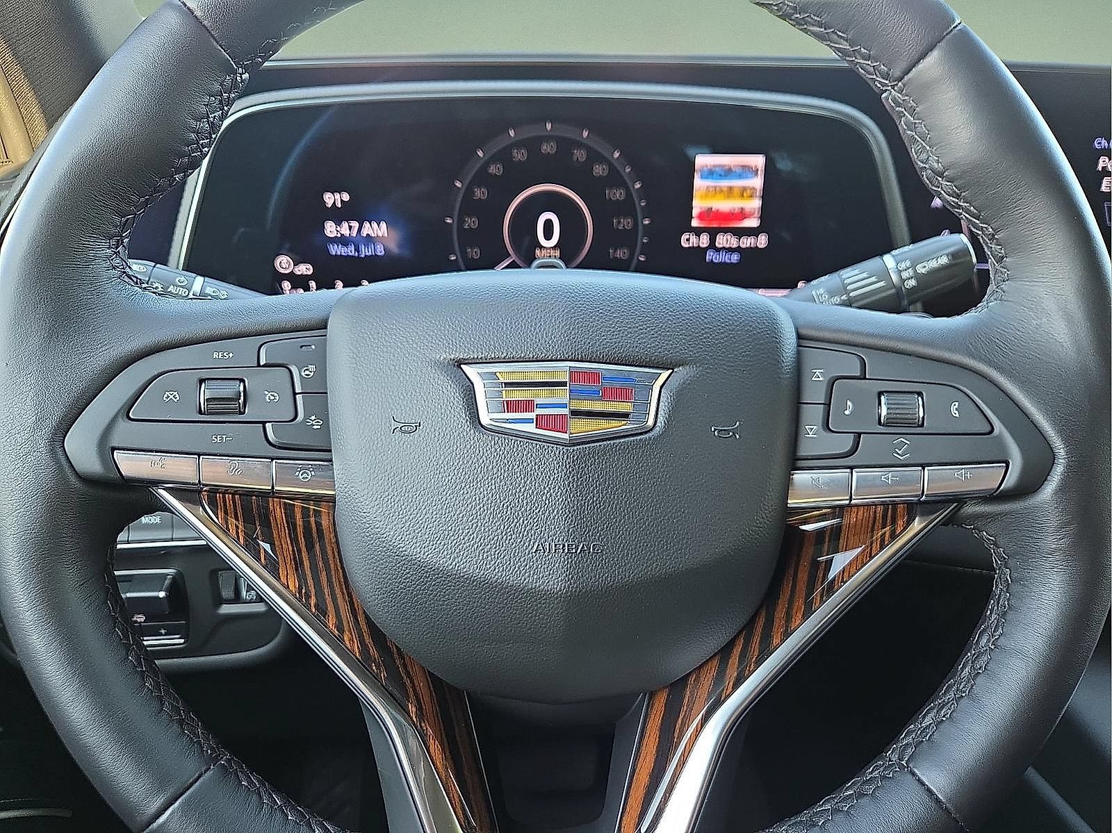 Used 2024 Cadillac Escalade Premium Luxury w/ Performance Package AWD/4WD image 24