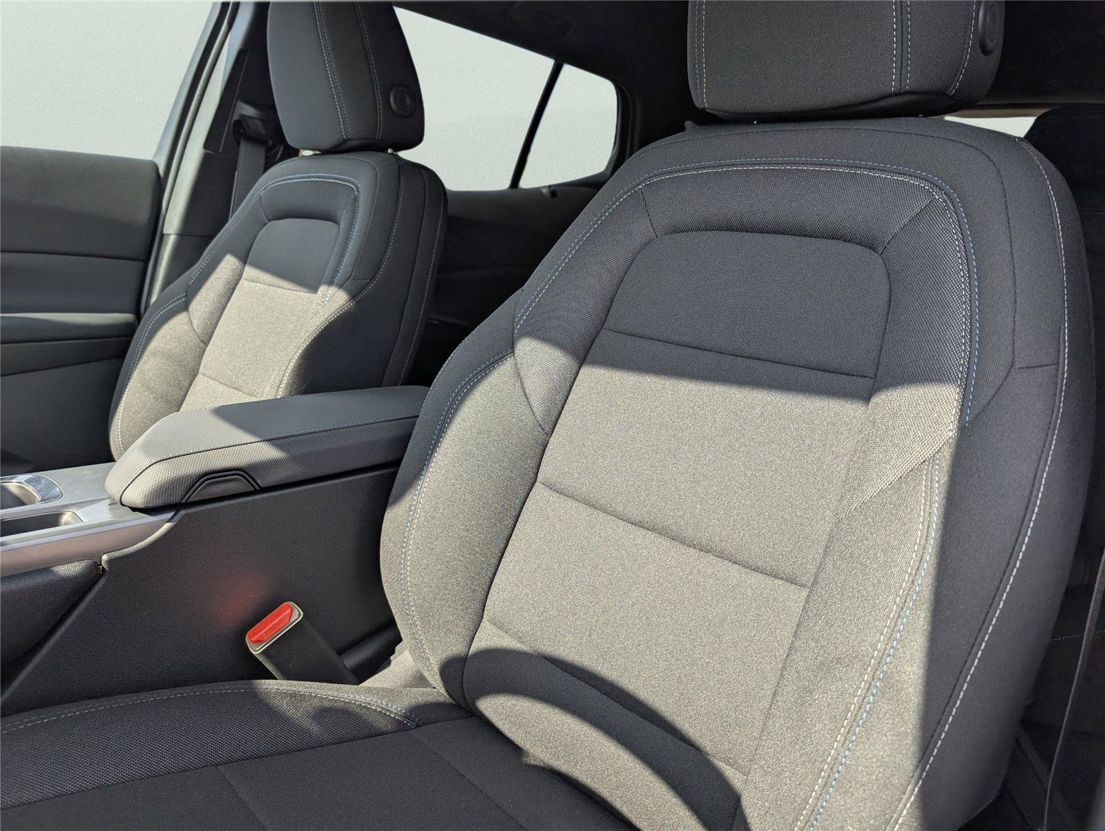 New 2026 Chevrolet Equinox EV LT image 12