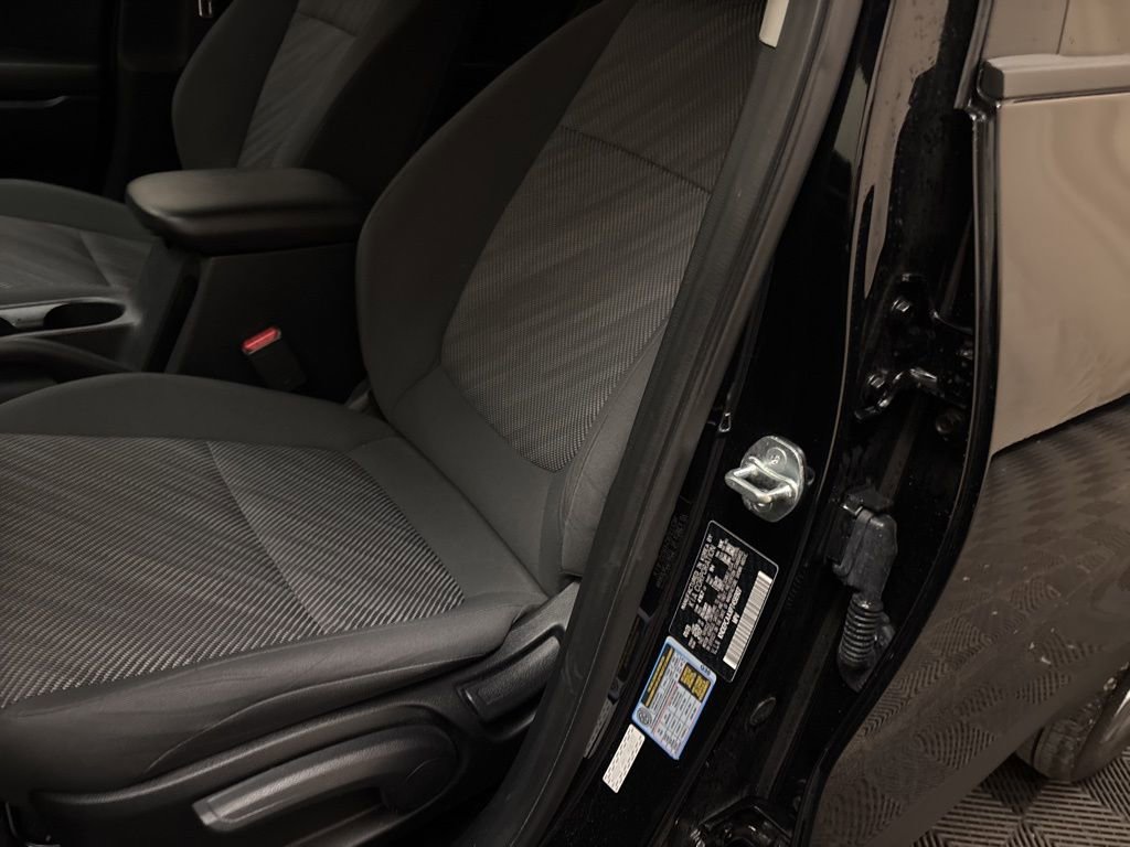 Used 2023 Kia Seltos LX image 12