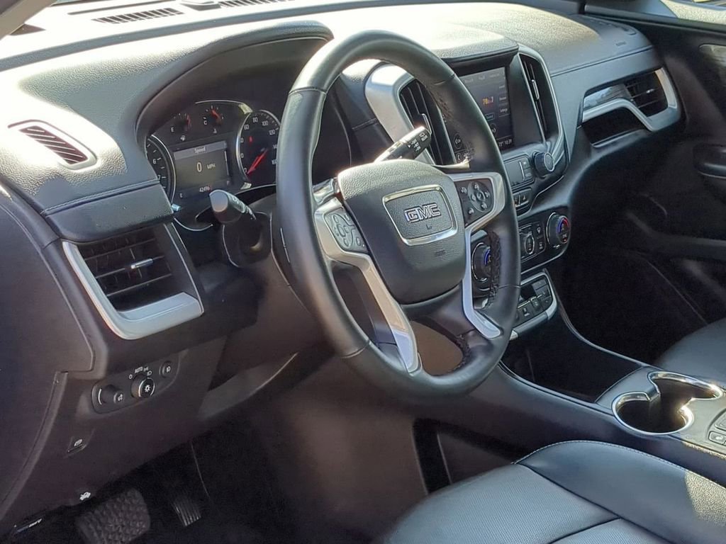 Used 2024 GMC Terrain SLT image 12