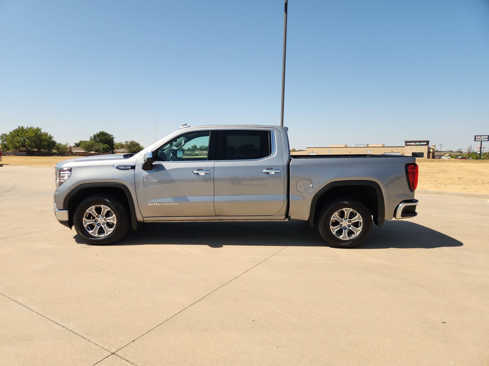 Used 2025 GMC Sierra 1500 SLT RWD video 3