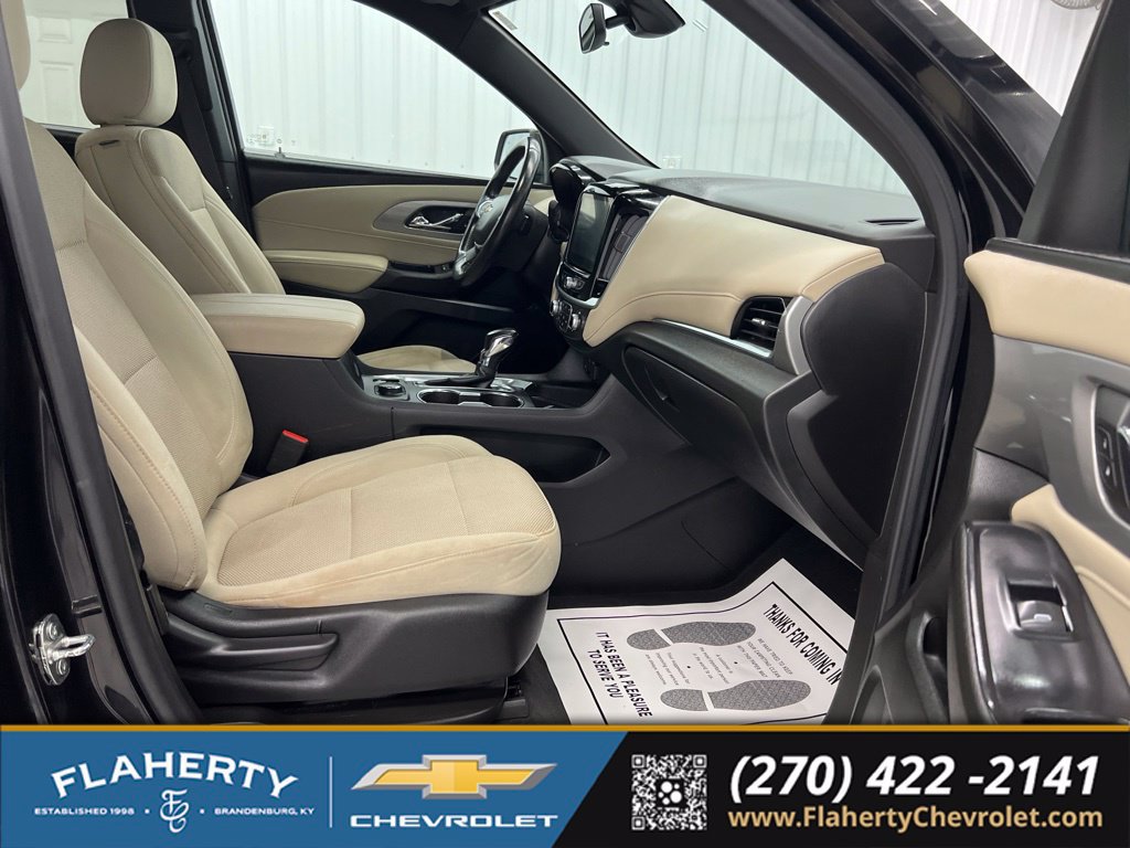 Used 2022 Chevrolet Traverse LT FWD image 15