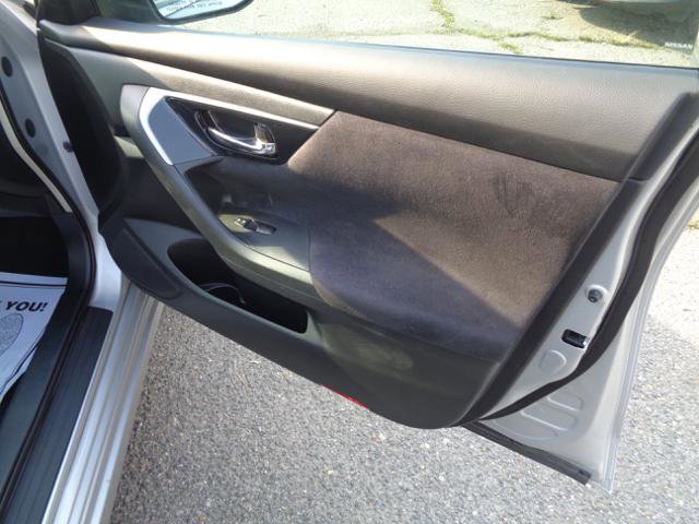 Used 2013 Nissan Altima 2.5 FWD image 25