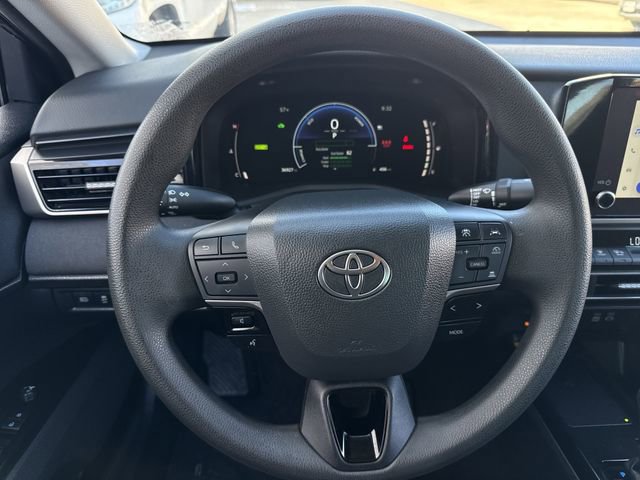 Used 2025 Toyota Camry LE image 13