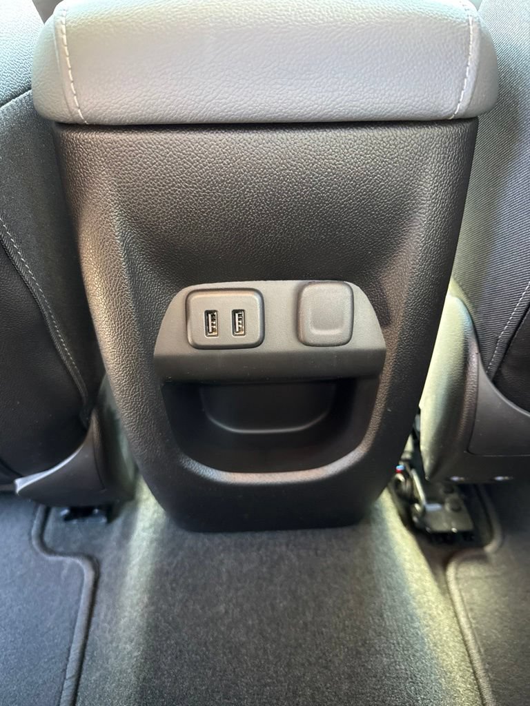 Used 2017 Chevrolet Colorado Z71 AWD/4WD image 10