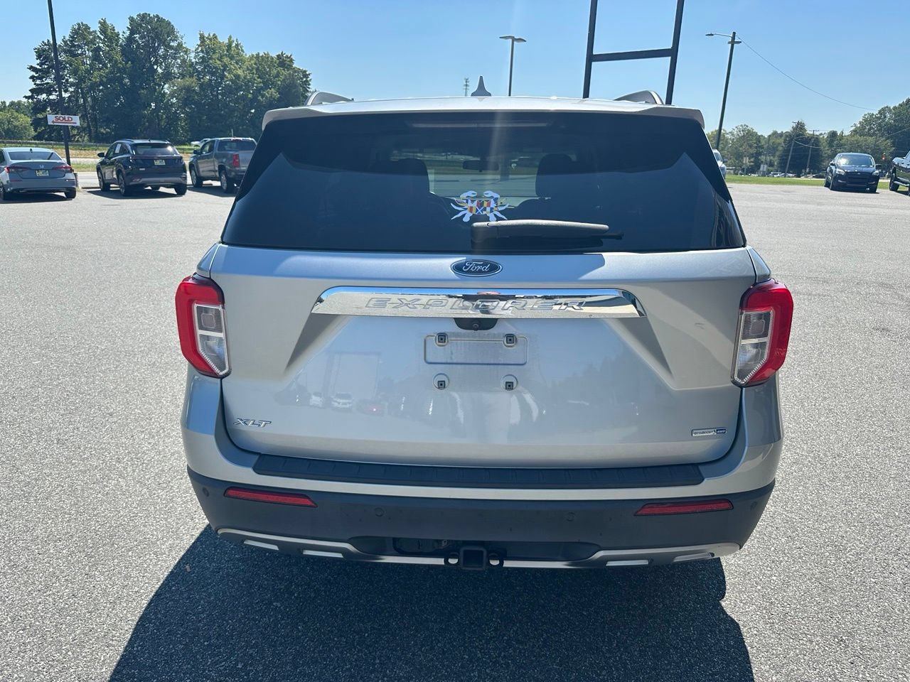 Used 2020 Ford Explorer XLT w/ Equipment Group 202A AWD/4WD image 7