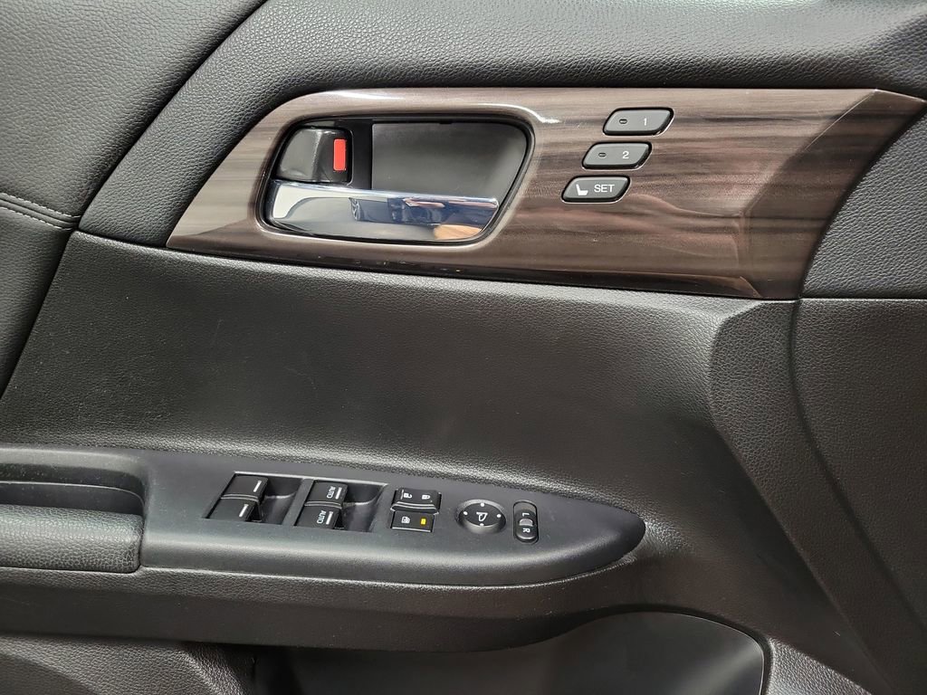 Used 2016 Honda Accord EX-L image 19