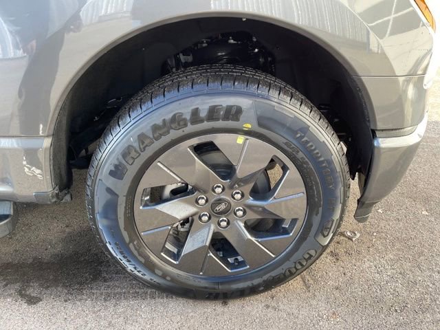 New 2025 Ford F150 Lightning Flash image 35