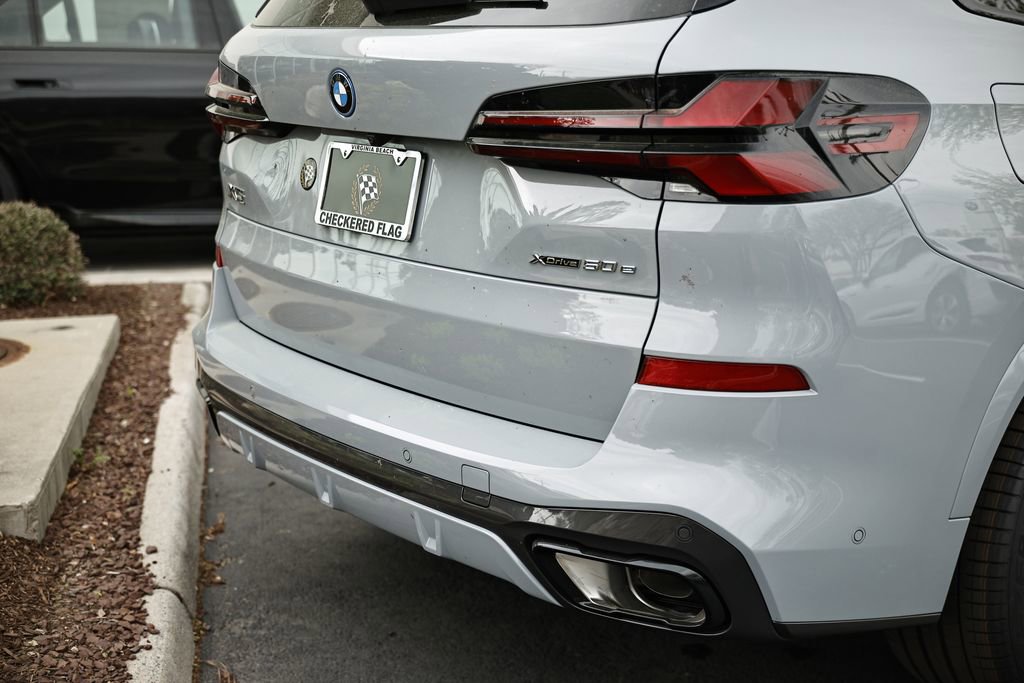 New 2026 BMW X5 xDrive50e w/ Executive Package image 9