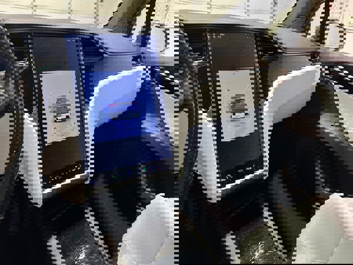 Used 2019 Tesla Model X image 29