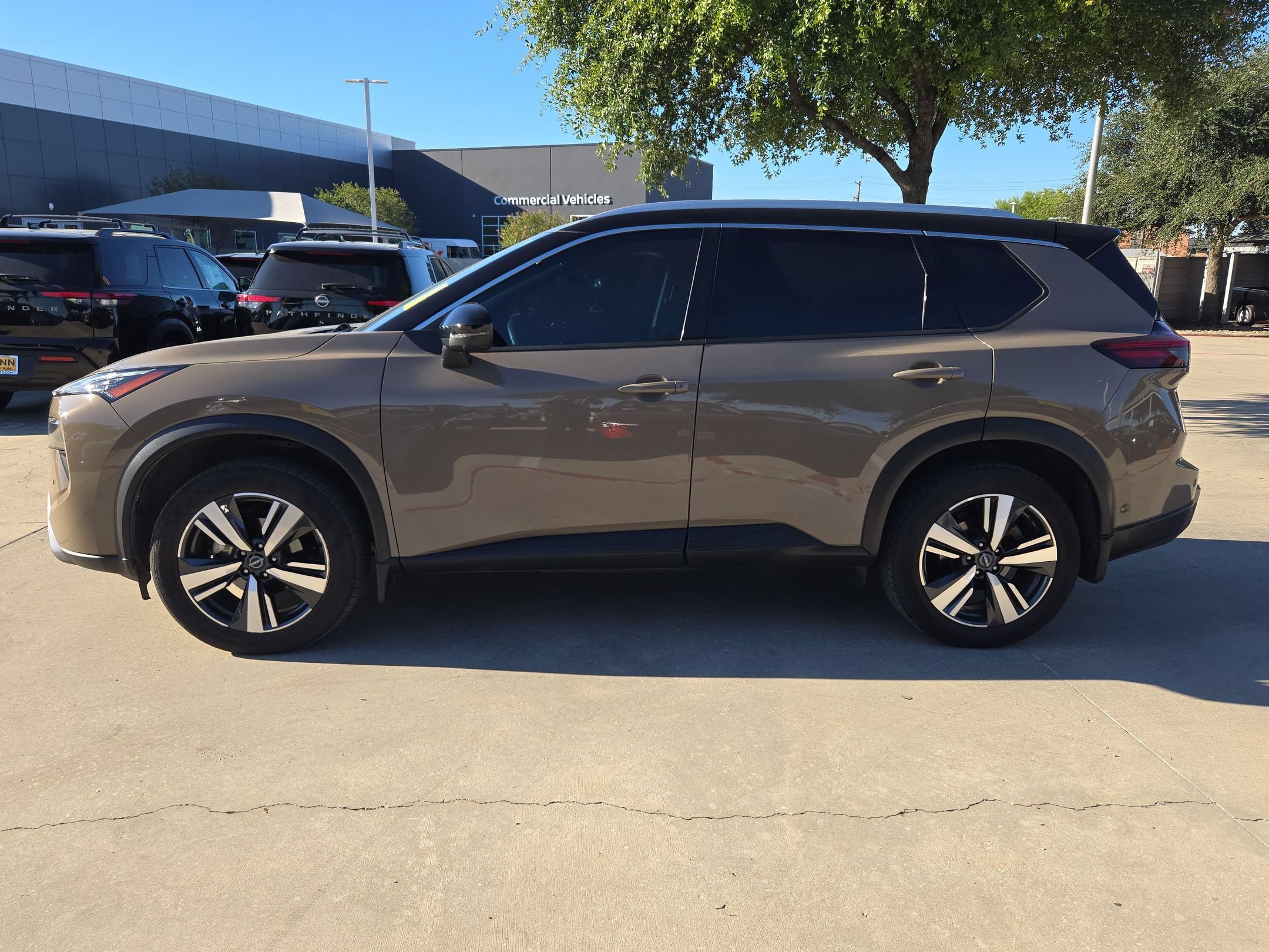 Certified 2024 Nissan Rogue SL w/ SL Premium Package FWD image 6
