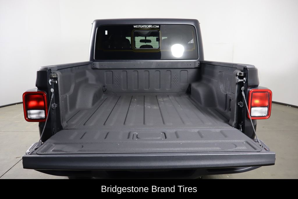 Used 2022 Jeep Gladiator Sport image 17