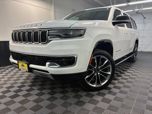 Used 2023 Jeep Wagoneer L Series III w/ Premium Group I AWD/4WD image 3