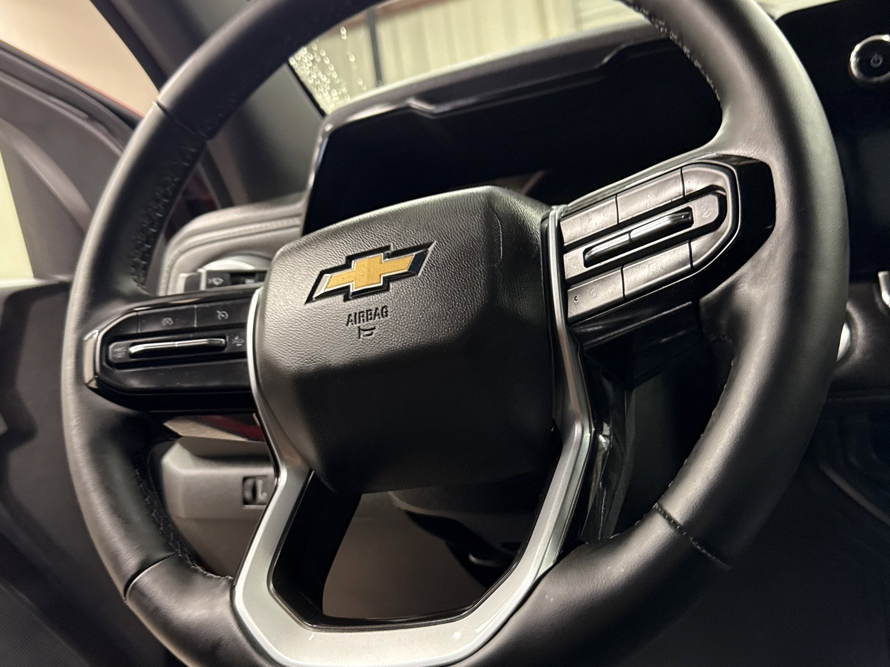 Used 2025 Chevrolet Colorado LT w/ LT Convenience Package image 10