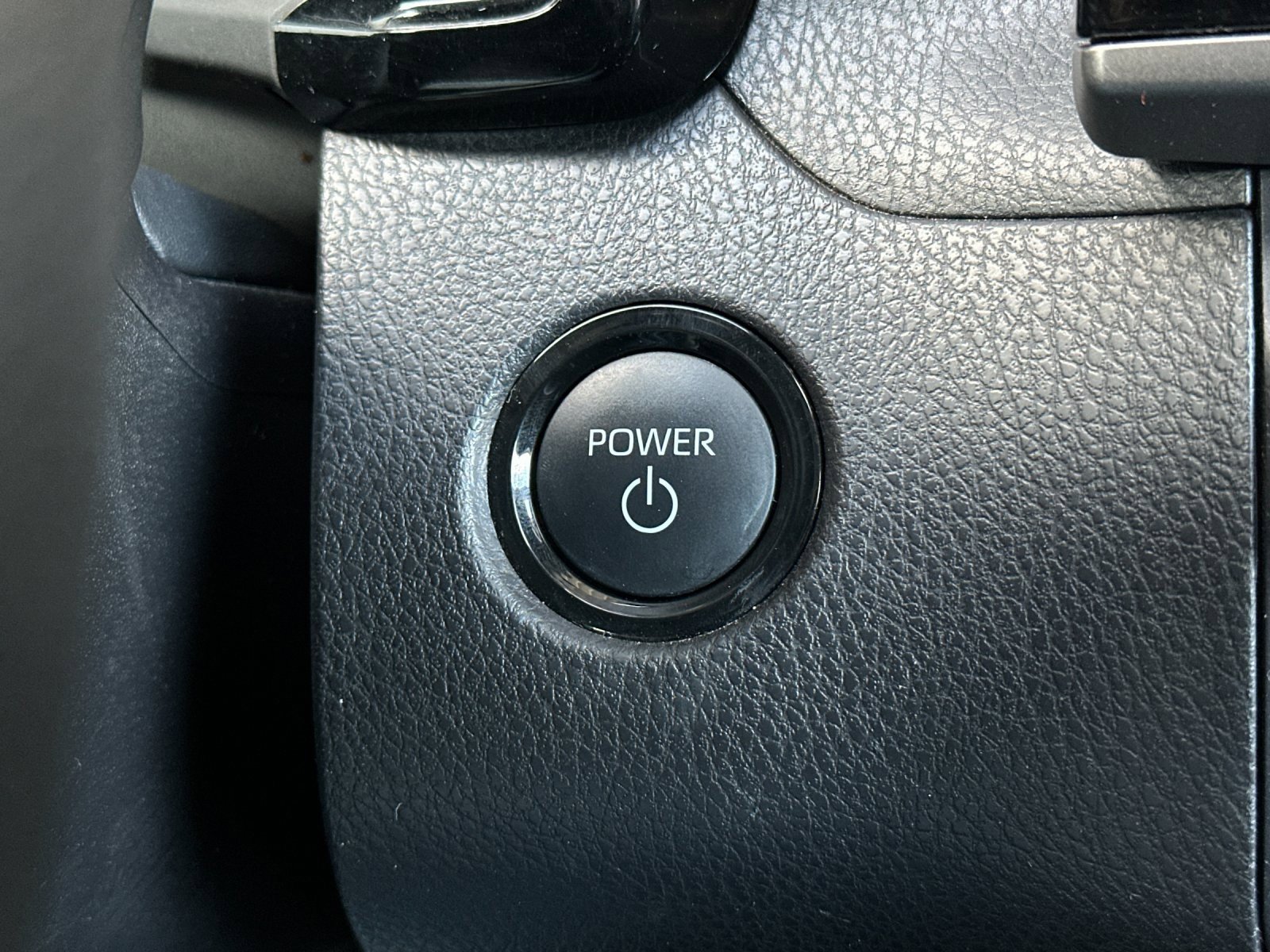 Used 2025 Toyota Camry LE image 19