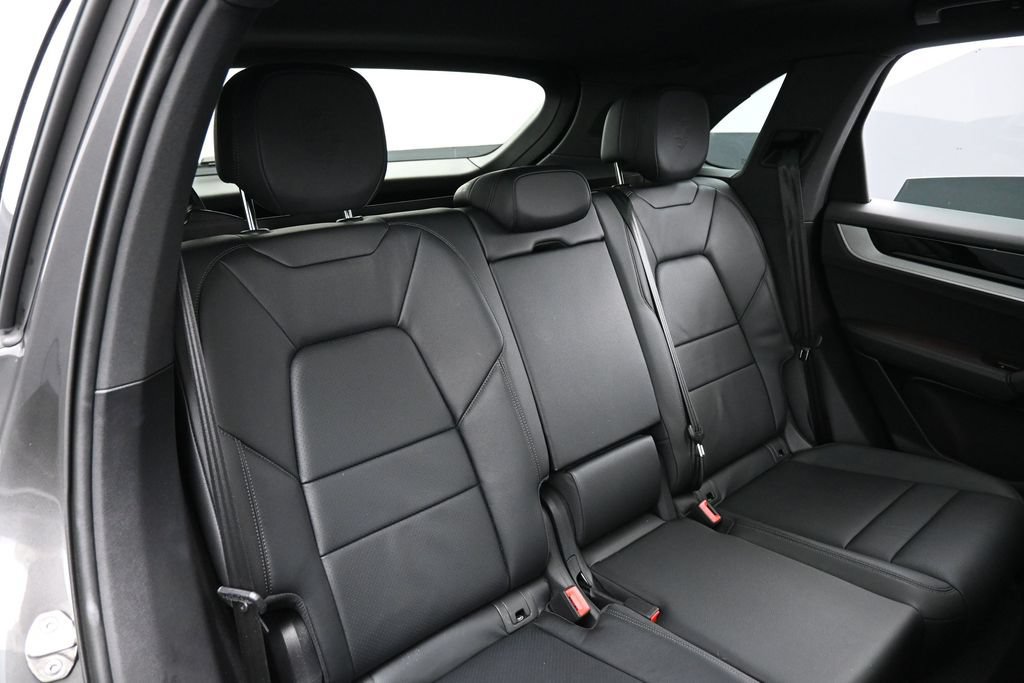 Certified 2026 Porsche Cayenne AWD/4WD image 26