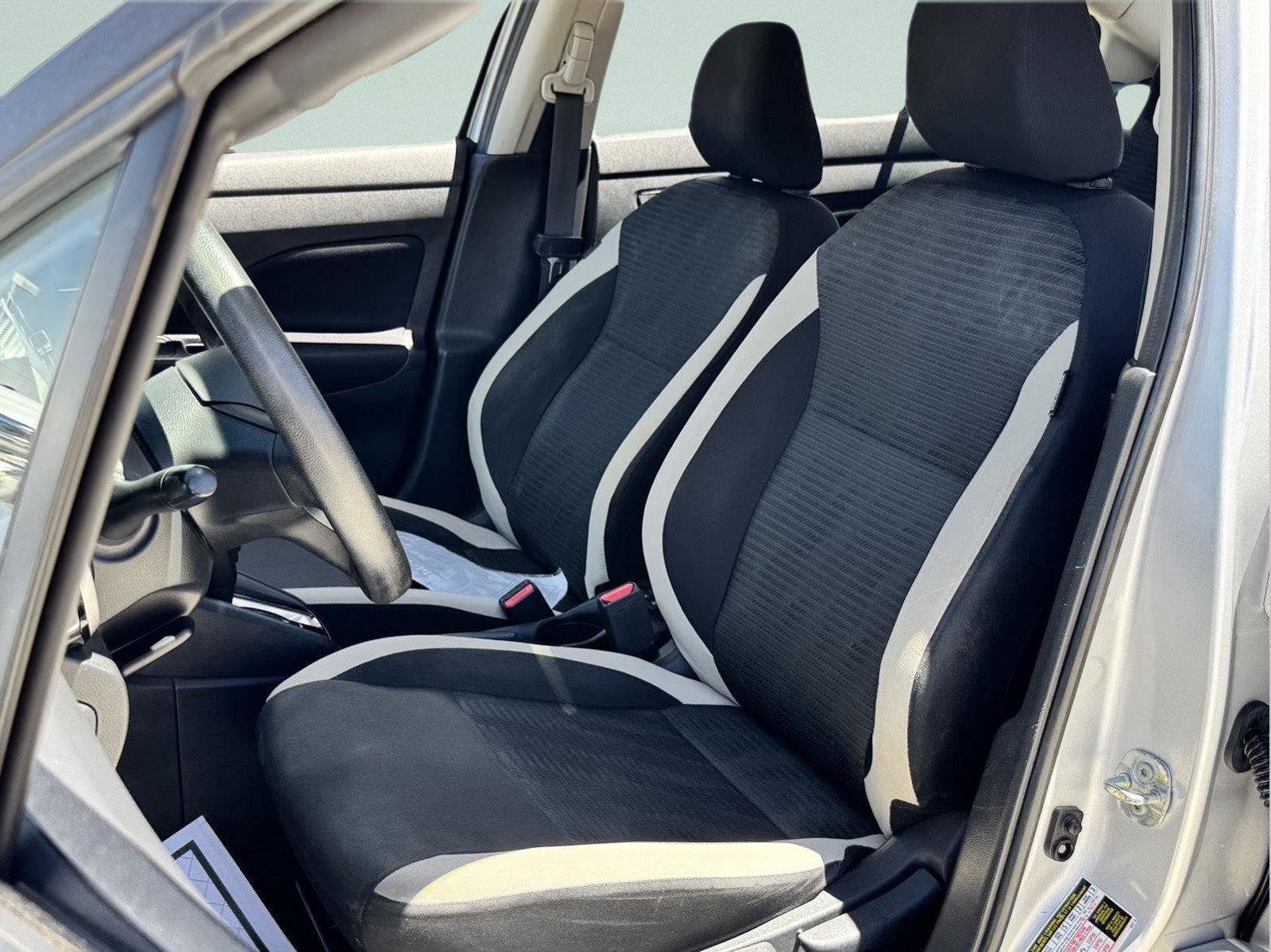 Used 2022 Nissan Versa SV FWD image 26