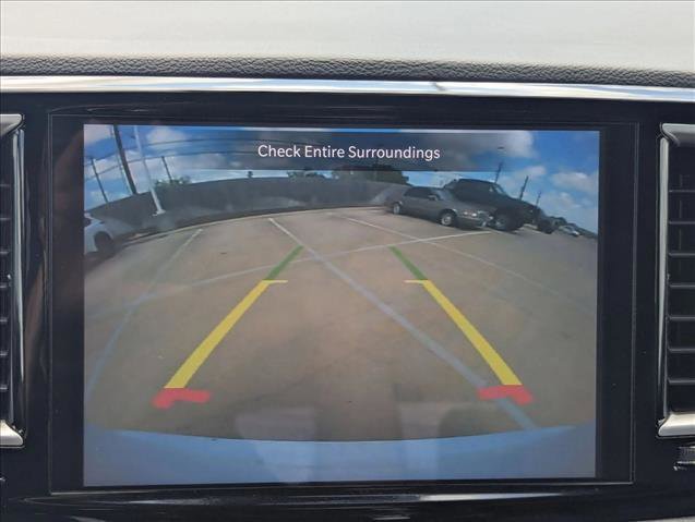 Used 2025 Chrysler Pacifica Select image 13