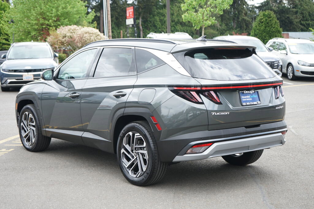 Certified 2025 Hyundai Tucson Limited AWD/4WD image 7