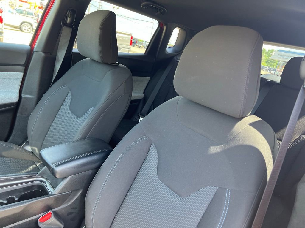 Used 2025 Jeep Compass Sport image 28