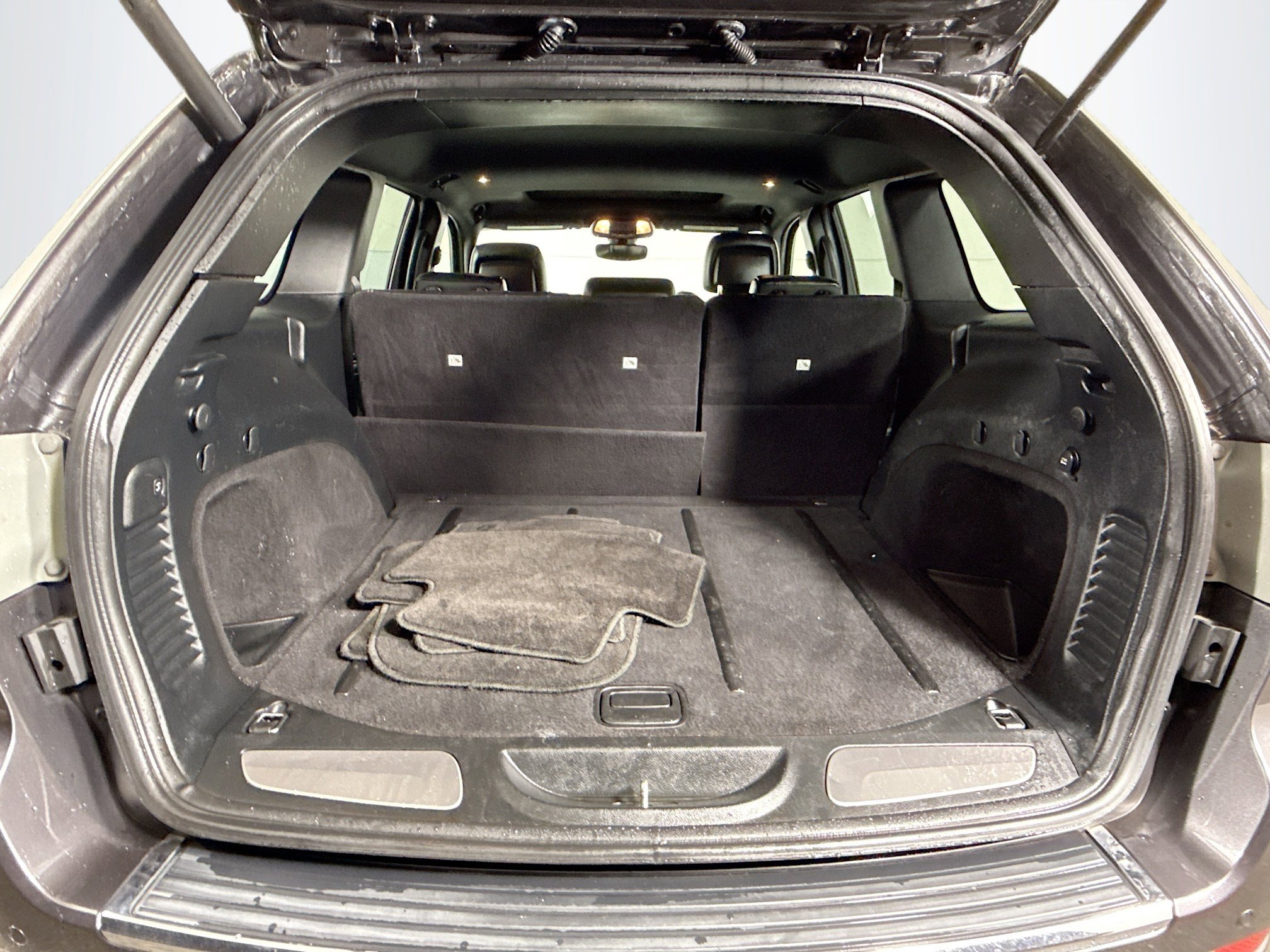 Used 2017 Jeep Grand Cherokee Limited image 35