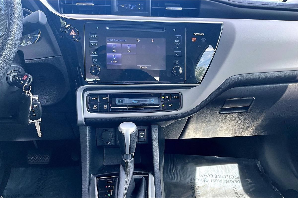 Used 2017 Toyota Corolla LE w/ Carpet Mat Package (TMS) FWD image 23