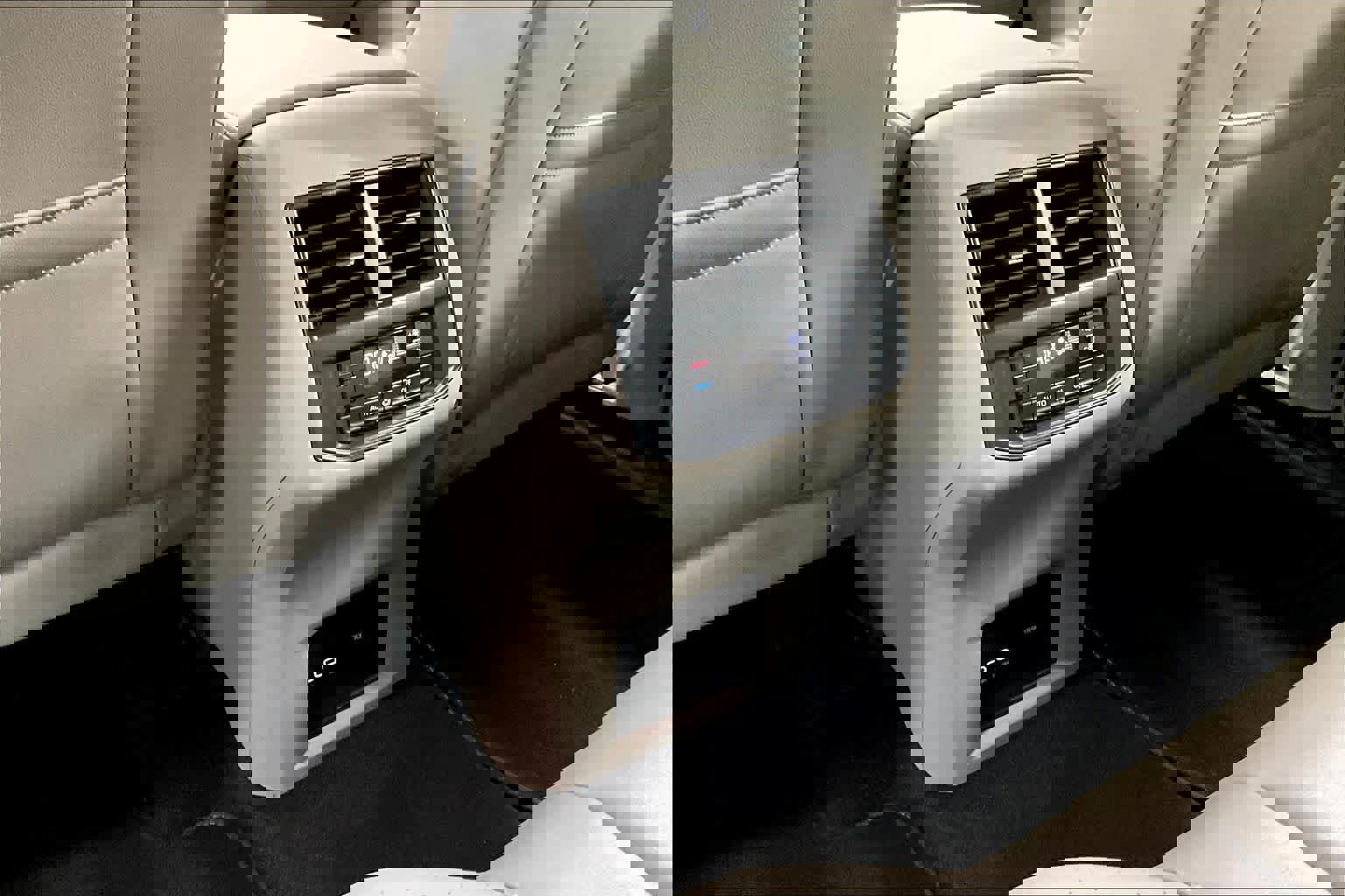 Used 2023 Volkswagen Atlas SE w/ Panoramic Sunroof Package image 37