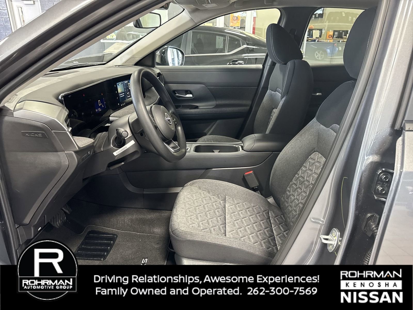 Used 2025 Nissan Kicks SV AWD/4WD image 3