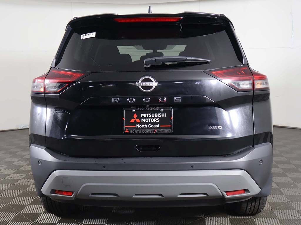 Used 2023 Nissan Rogue S AWD/4WD image 9