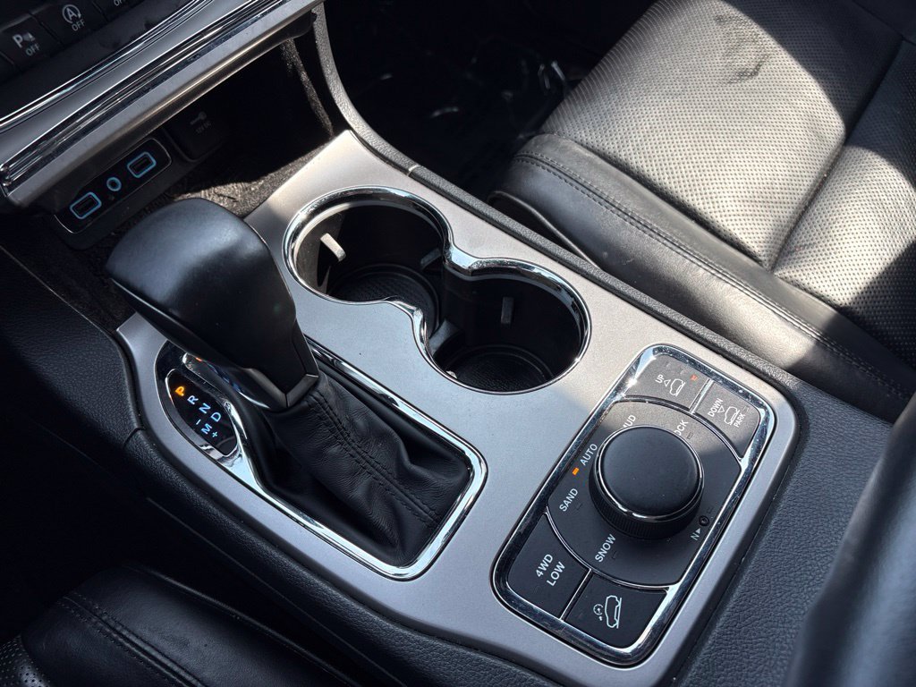 Used 2018 Jeep Grand Cherokee Overland AWD/4WD image 16
