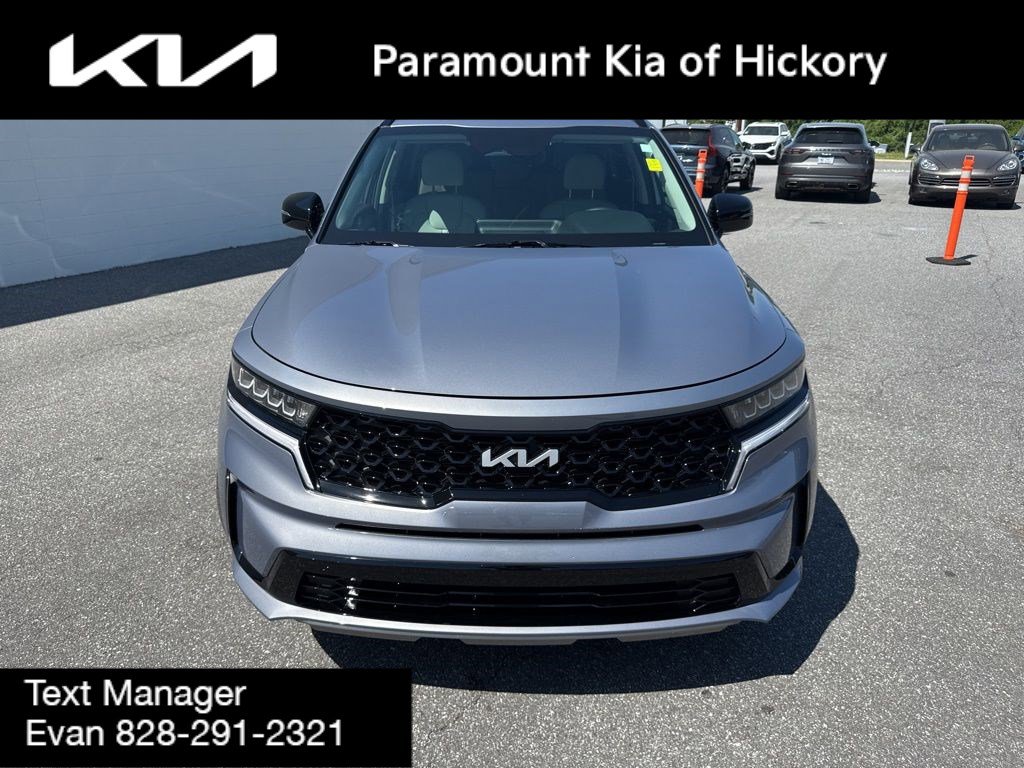 Used 2022 Kia Sorento S image 2