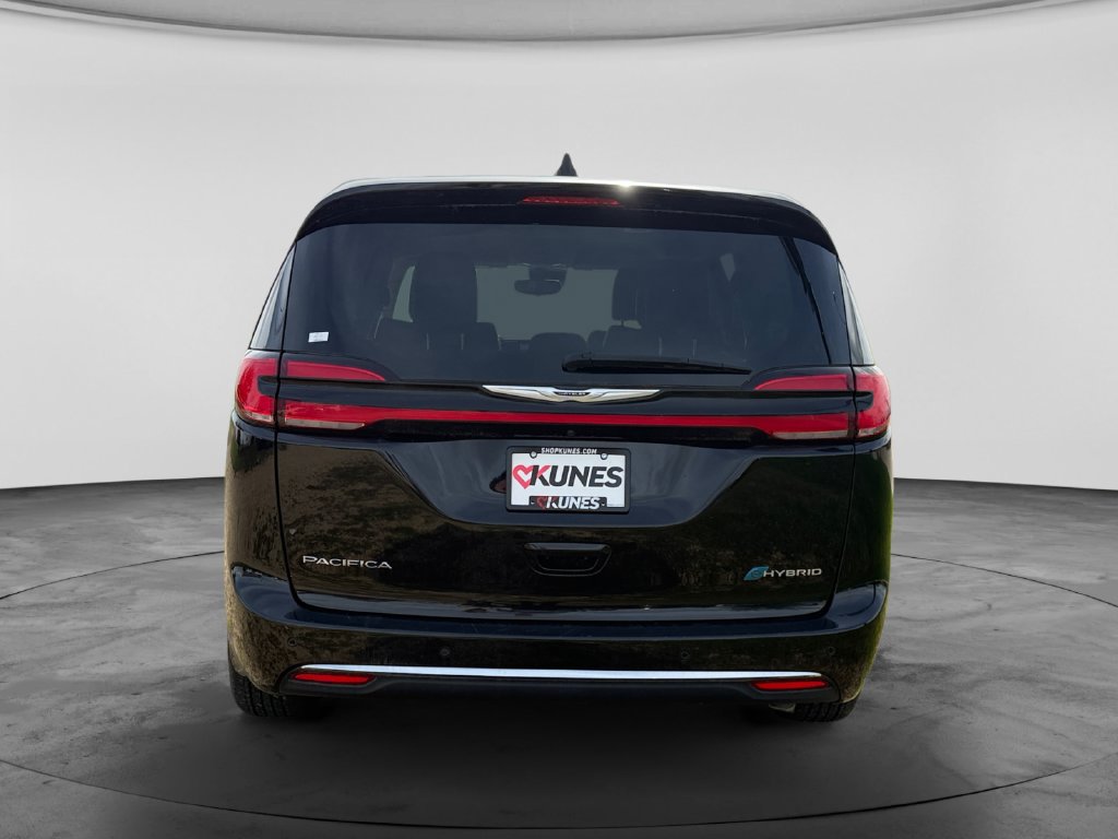 Used 2024 Chrysler Pacifica Limited FWD image 8