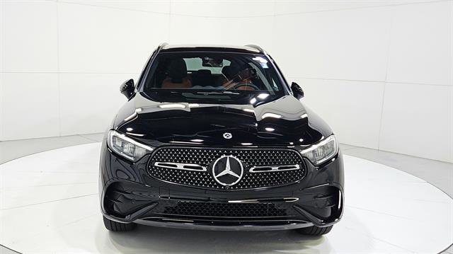 Used 2025 Mercedes-Benz GLC 300 image 2