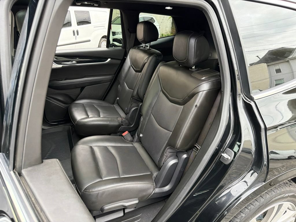 Used 2022 Cadillac XT6 Premium Luxury w/ Technology Package AWD/4WD image 30